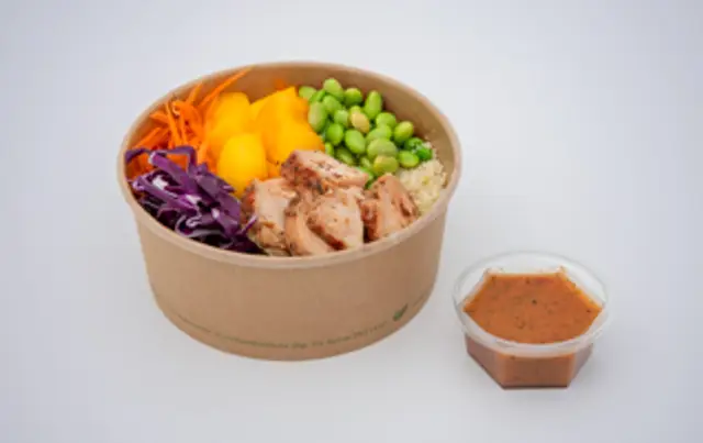 Salad bowl with chicken - DKK 98