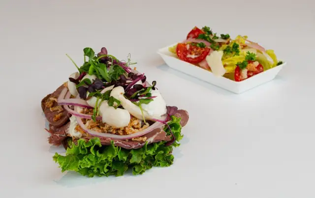 Open-faced sandwich: roast beef - DKK 85